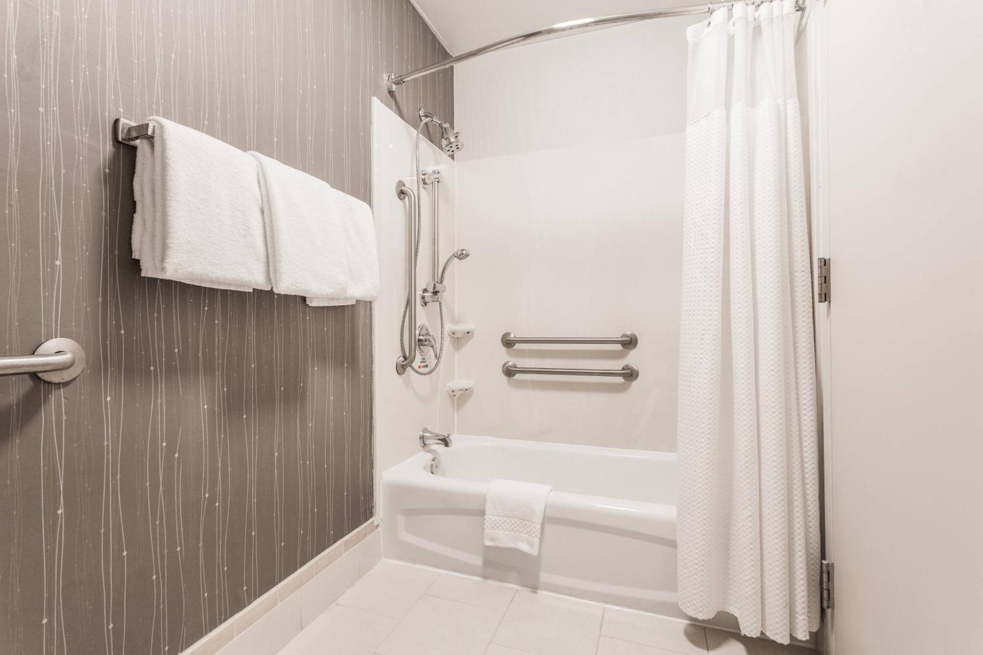 Courtyard By Marriott Rocky Mount Hotel Bagian luar foto