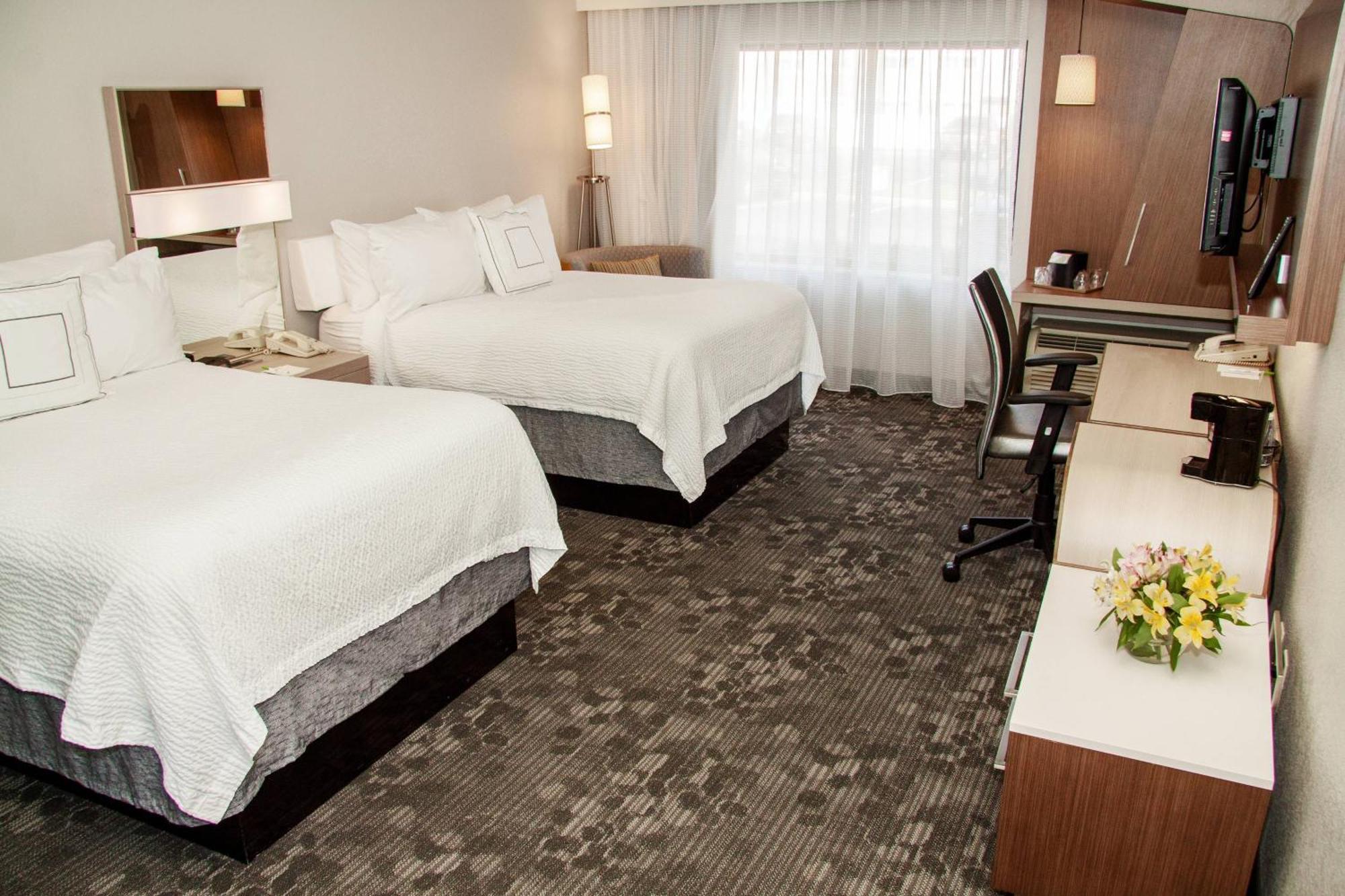 Courtyard By Marriott Rocky Mount Hotel Bagian luar foto